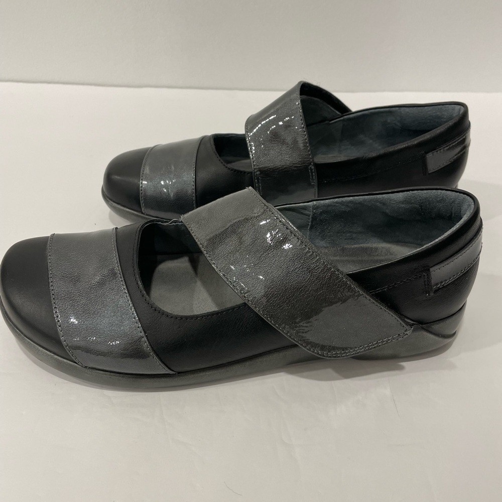 Naot Women’s Size 40 Comfortable Mary Jane Velcro Strap Shoes Made in Israel - Picture 2 of 12